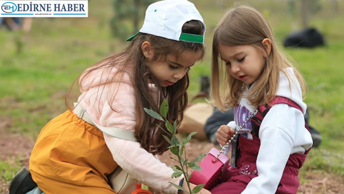 Atatürk’ü anarken geleceğe nefes öğrenciler fidan dikecek