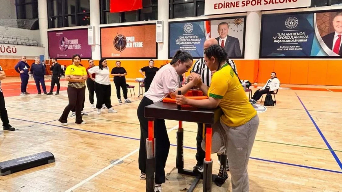 Bilek güreşi müsabakaları tamamlandı