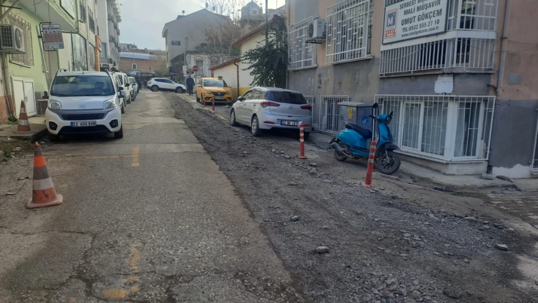 Bozulan yollar 60 gündür onarılmıyor