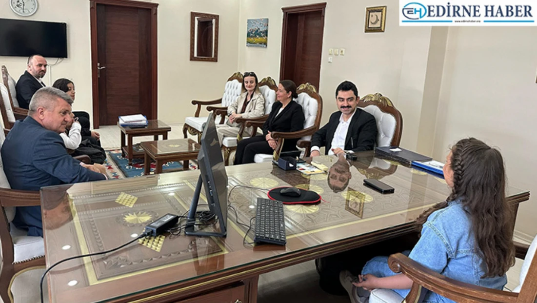 Enez’de öğrencilerden temsili kaymakamlık ziyareti