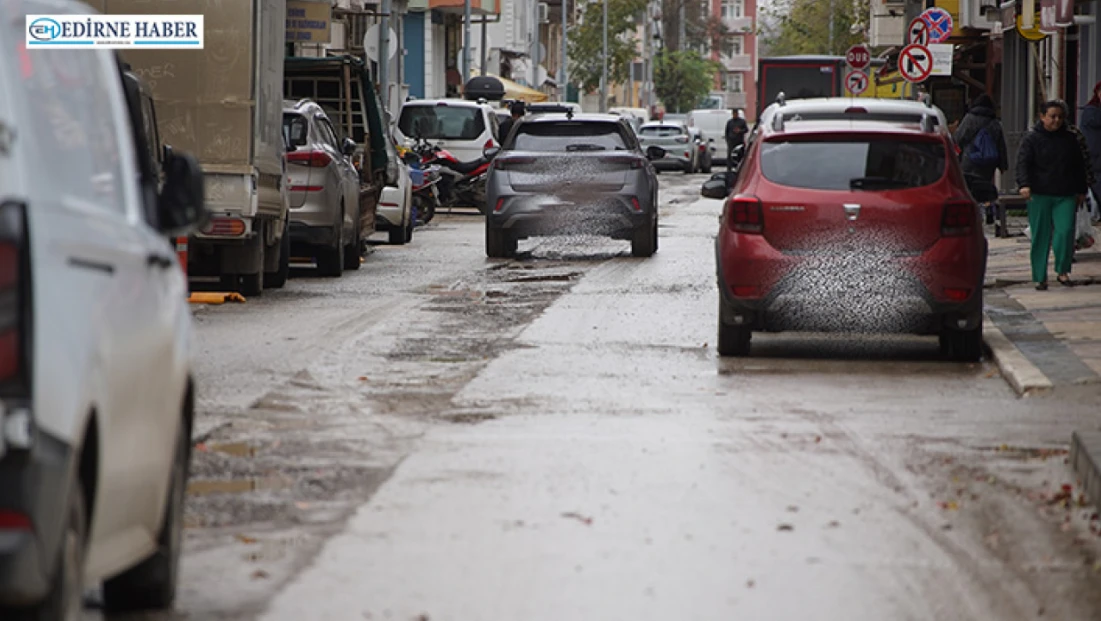 Kazdılar bıraktılar: Sürücülerin mayın tarlasına dönen yolla imtihanı