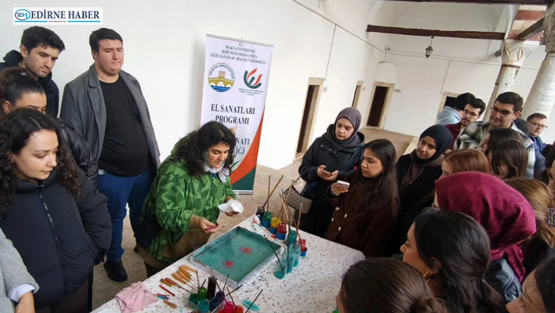 Sağlık Müzesi'nde ebru etkinliği düzenlendi