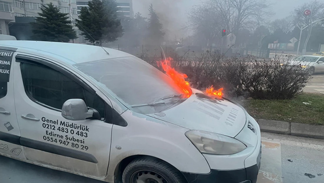Zübeyde Hanım Caddesi’nde araç yangını