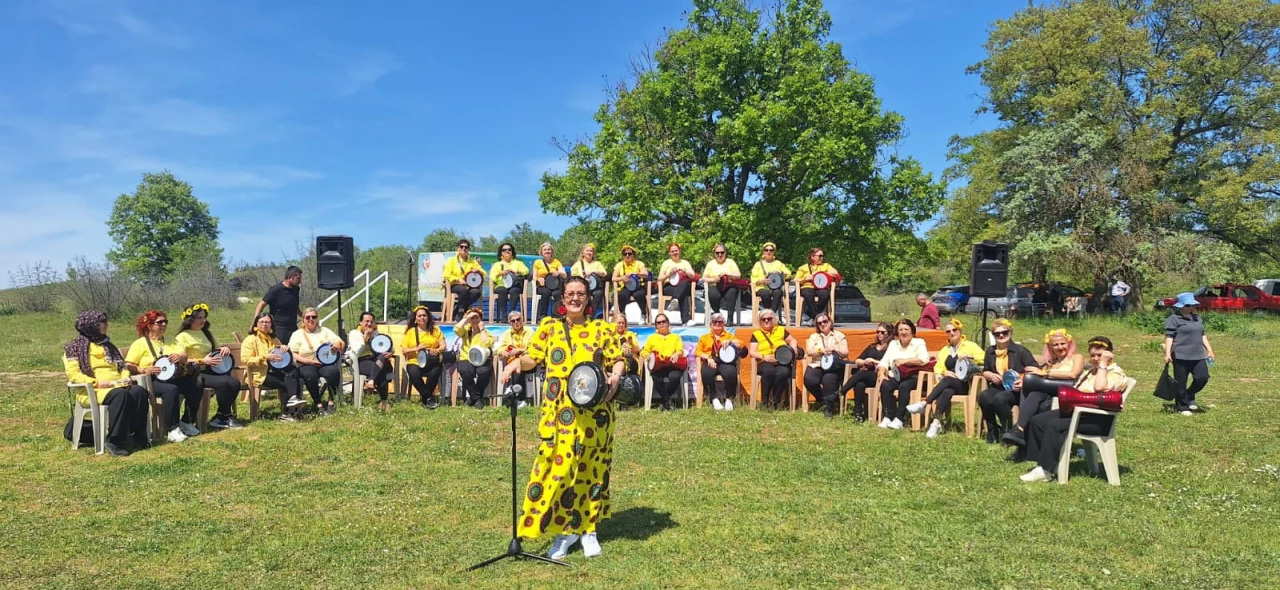 Sevgili Günebakanlar Grubu'ndan renkli 'Şalvar Gecesi'