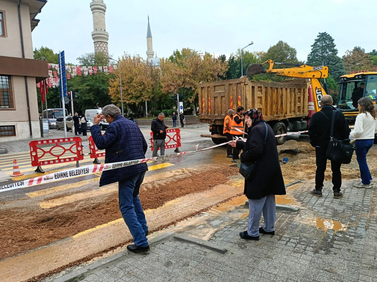 Su yenileme krizi: Patlak hayatı felç etti