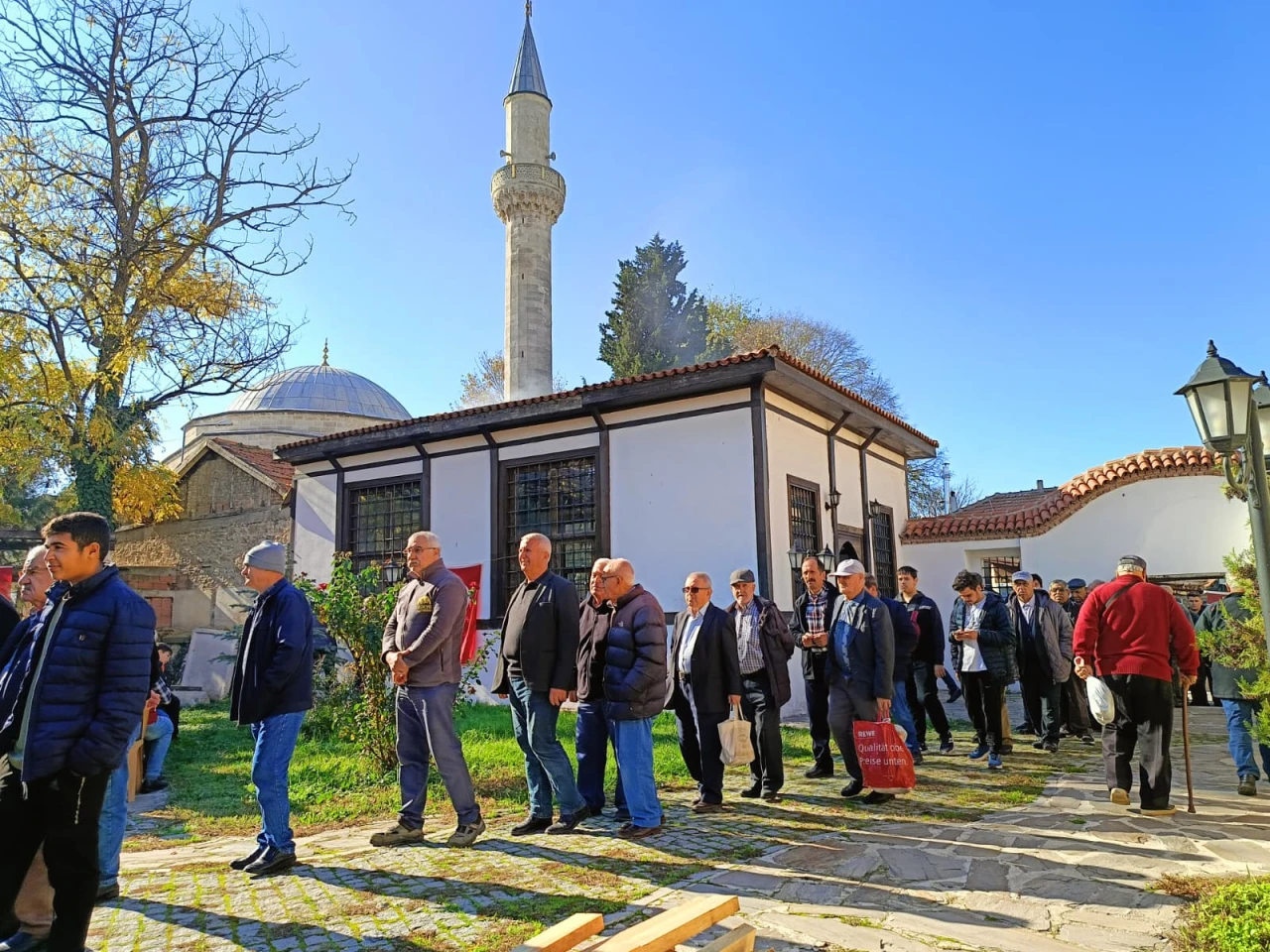 Edirne'de şehitler anısına hayır dağıtıldı