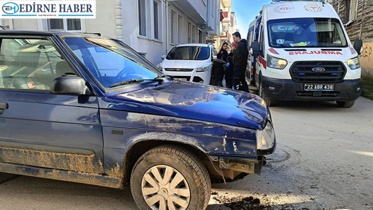 Elektrikli bisikletle otomobil çarpıştı, 3 kişi yaralandı