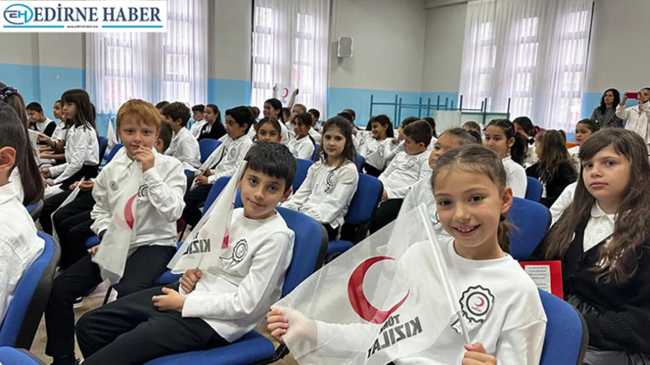 Minik yüreklerden Kızılay Haftası'nda büyük duyarlılık