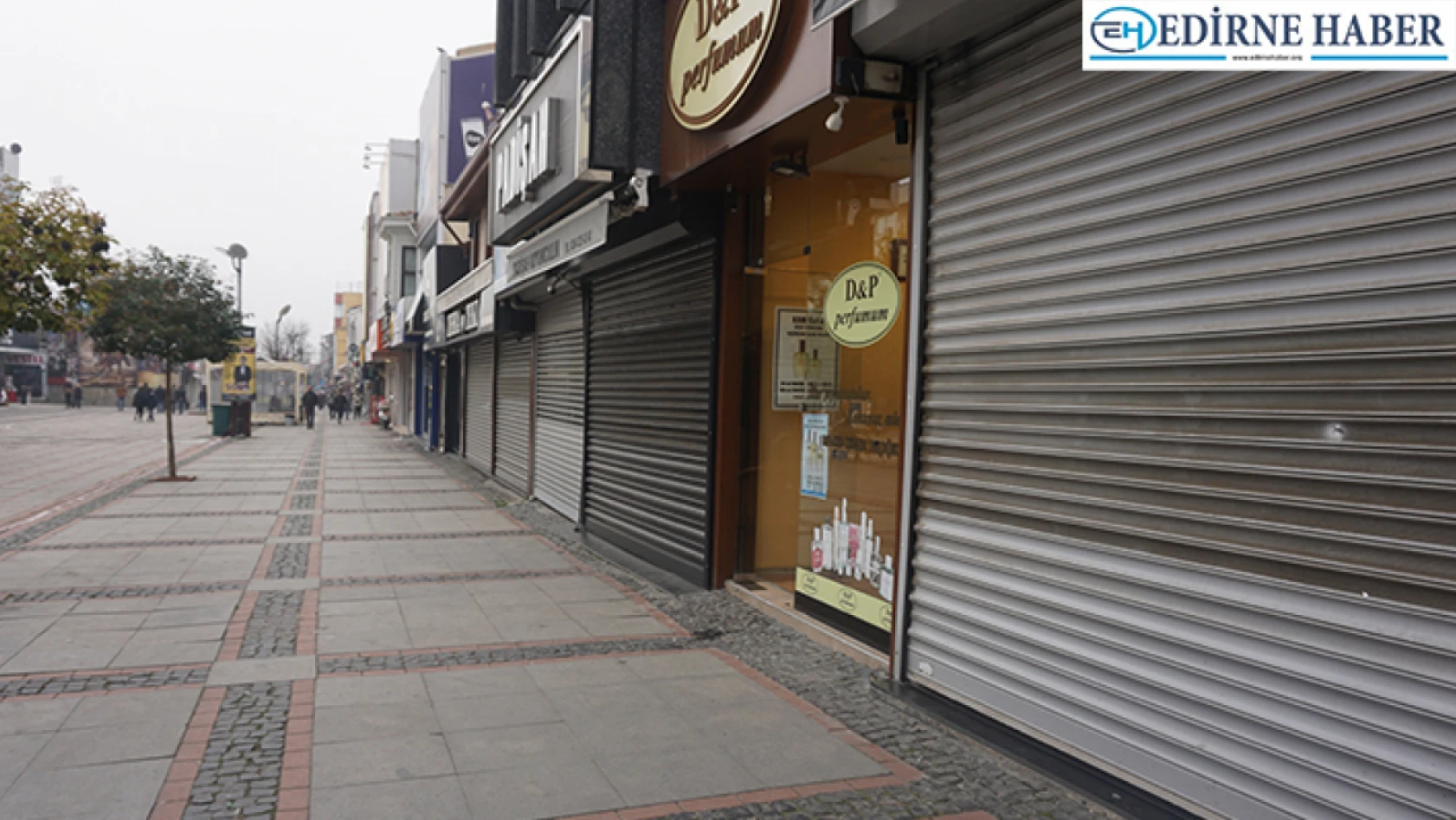 Bazı esnaf dükkanını açmadı, cadde ve sokaklarda sessizlik hakim oldu