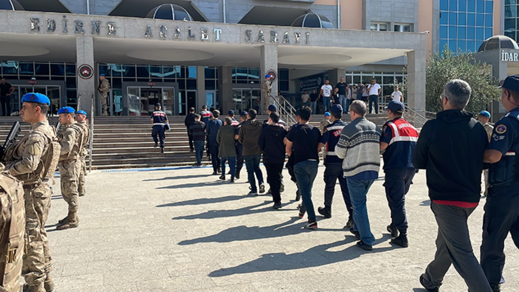 Botla Yunanistan'a kaçmaya çalışan 27 FETÖ mensubu yakalandı