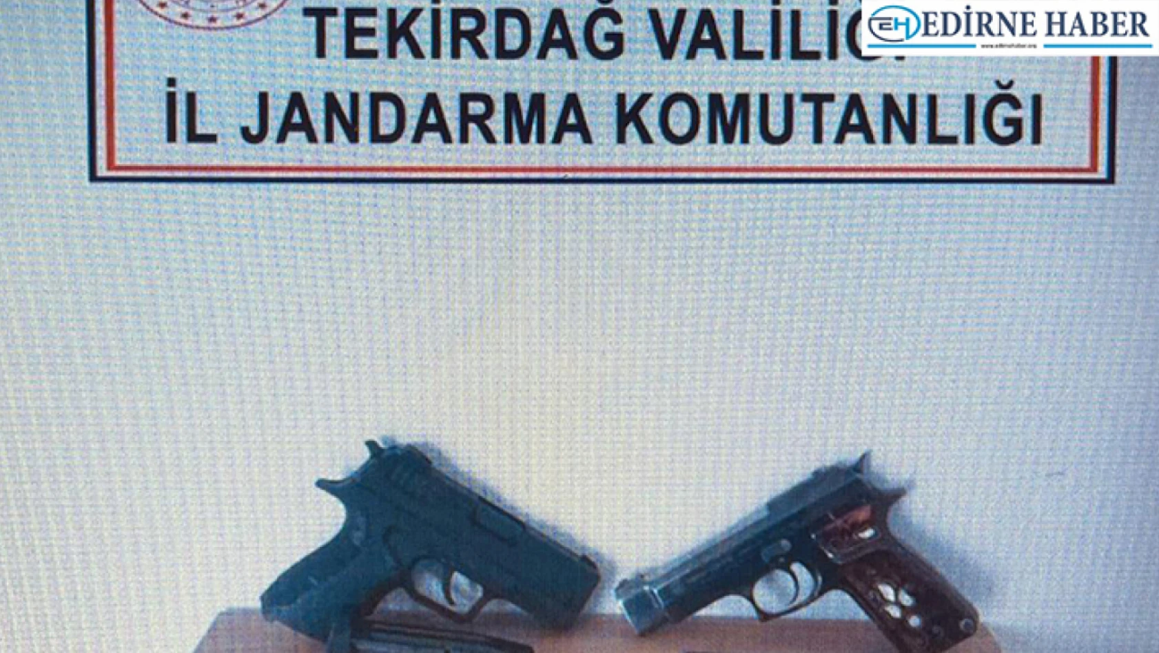Çerkezköy'de bir iş yerinde 2 ruhsatsız silah ele geçirildi