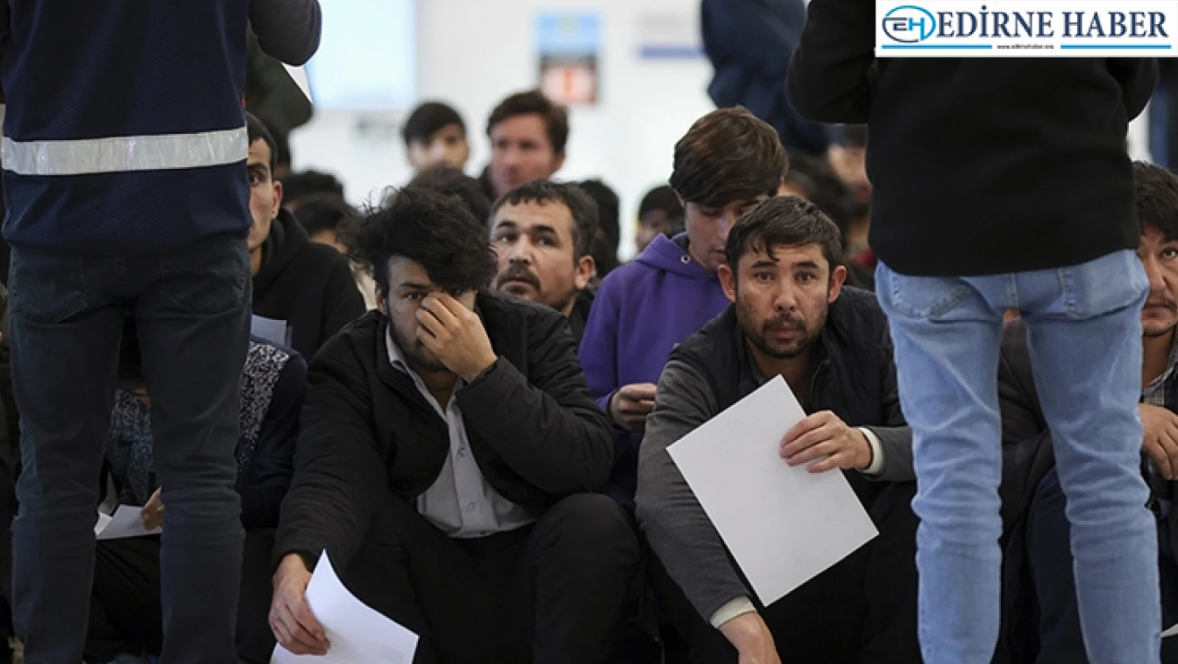 Demir malzeme yüklü tırda 29 düzensiz göçmen yakalandı