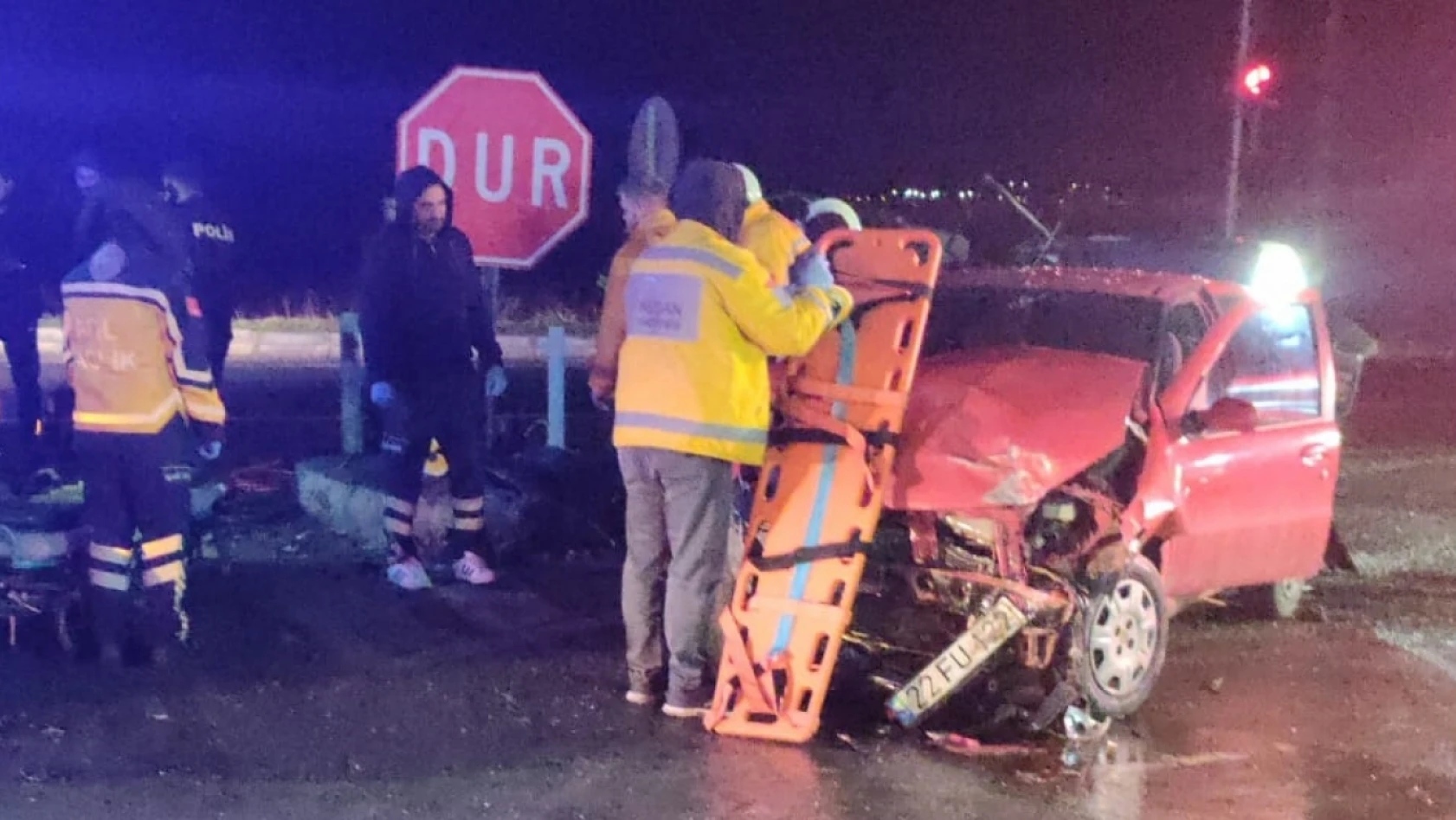 Edirne'de iki otomobilin çarpıştığı kazada 1 kişi öldü, 5 kişi yaralandı