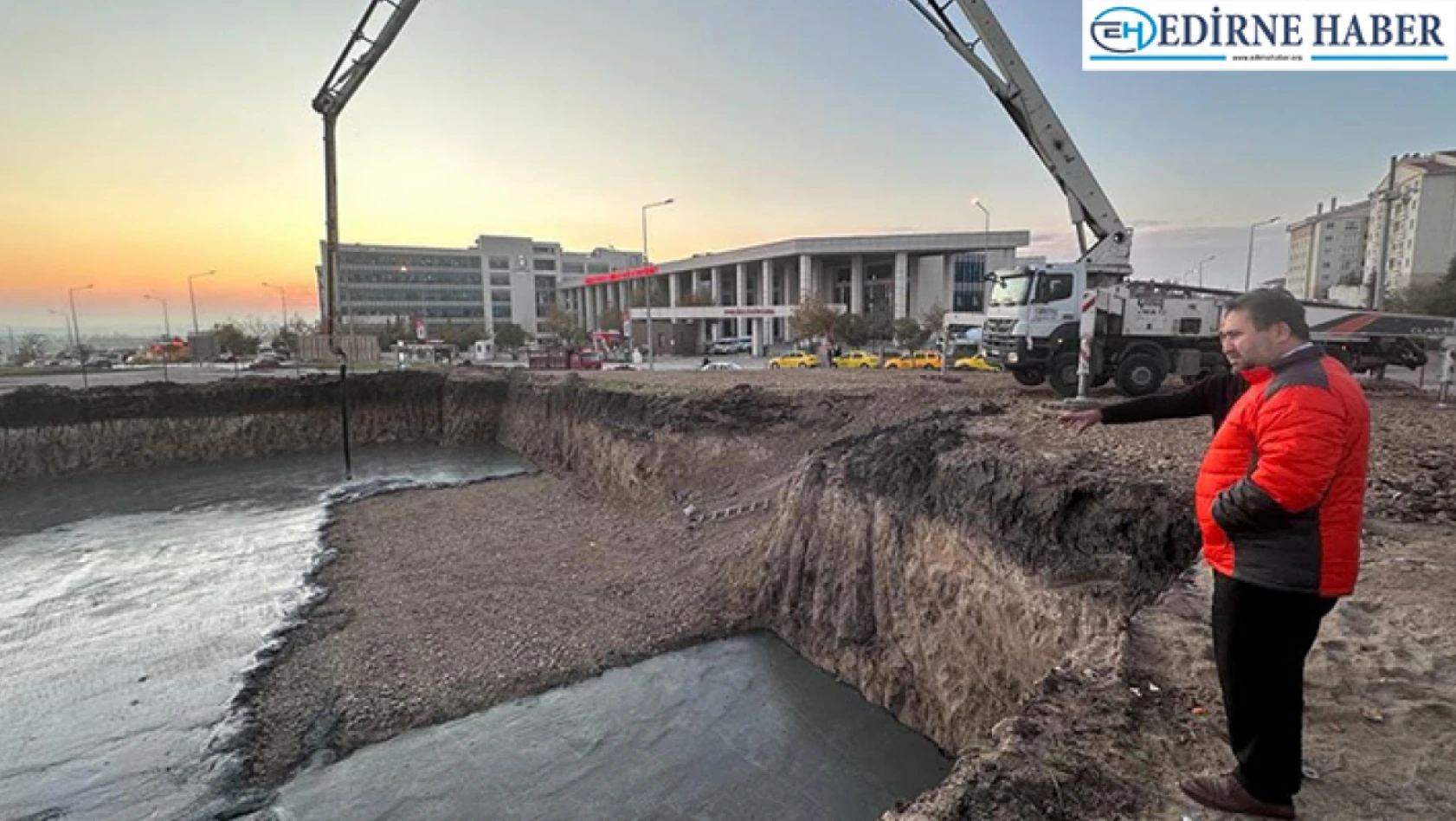 Edirne'de inşa edilecek Kur'an Kursu'nun temeli kazılmaya başlandı