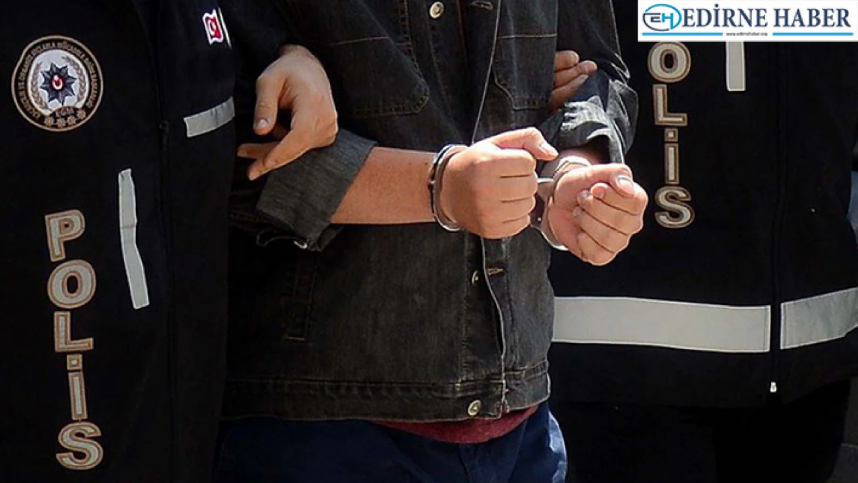 Edirne'de kaçak ürünler ele geçirilen aracın sürücüsü gözaltına alındı