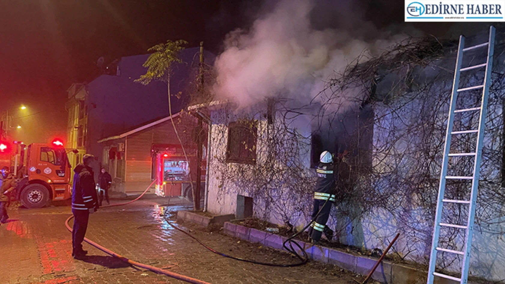 Edirne'de kullanılmayan evde çıkan yangın hasara yol açtı
