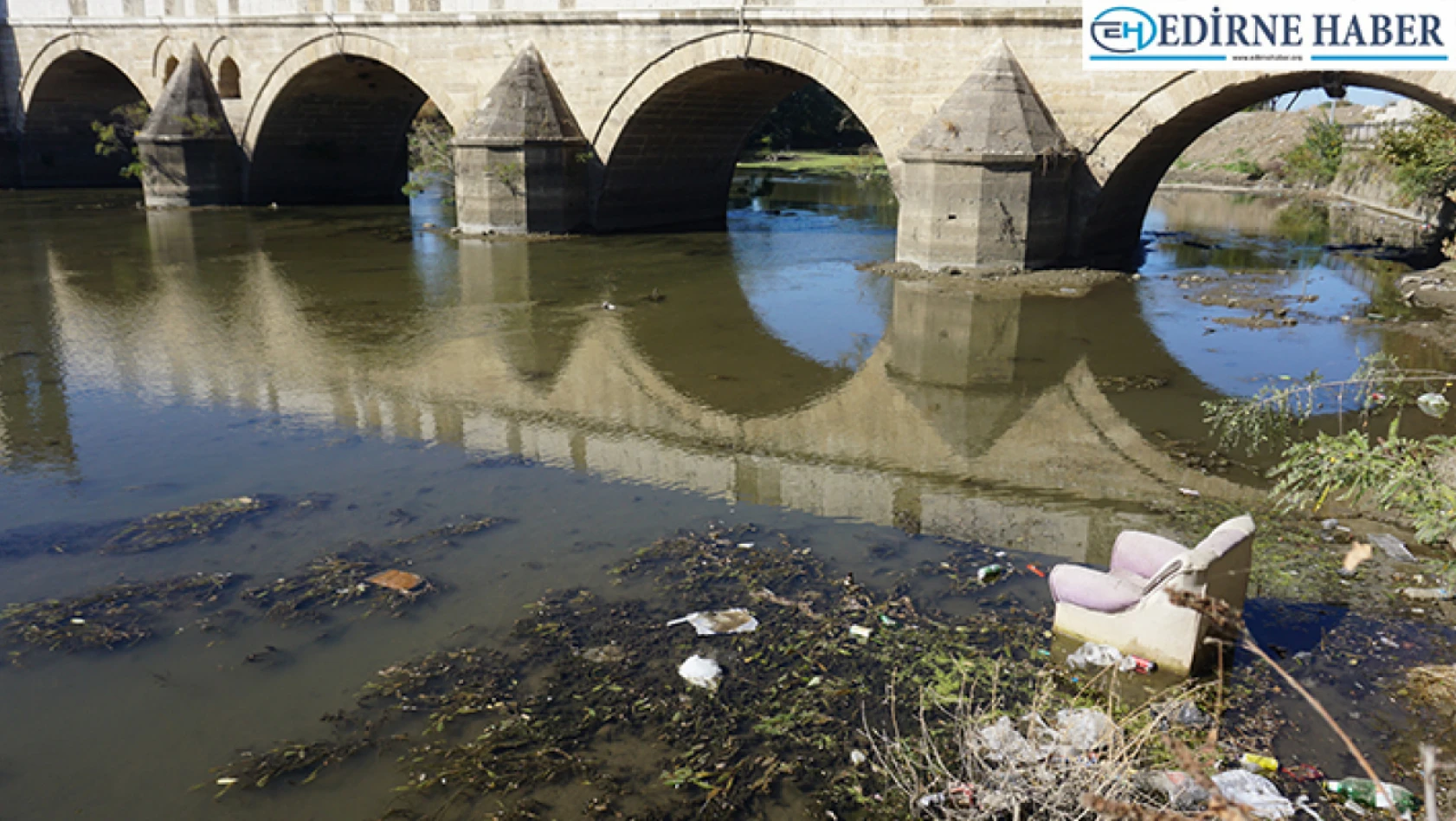 Edirne'de kuraklıkla boğuşan nehirler çöplerle kaplandı