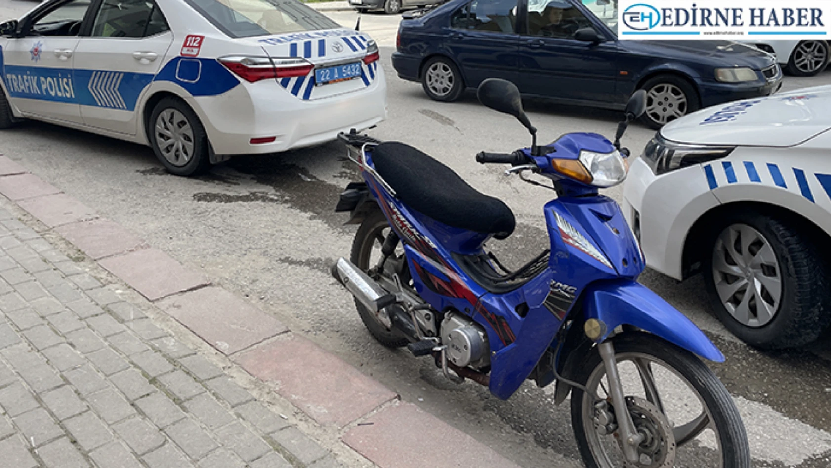 Edirne'de otomobilin çarptığı motosiklet sürücüsü yaralandı