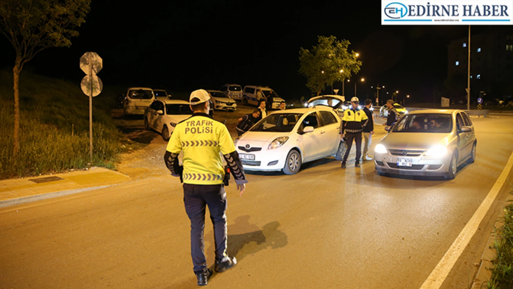 Edirne'de polis ekipleri 210 aracı denetledi