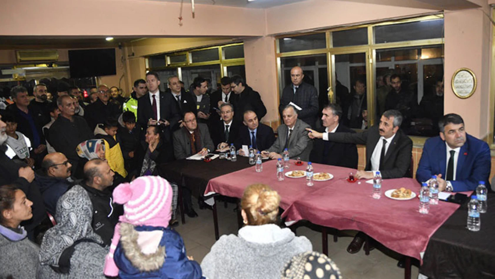 Edirne Valisi Sezer, mahalle ziyaretlerini sürdürüyor