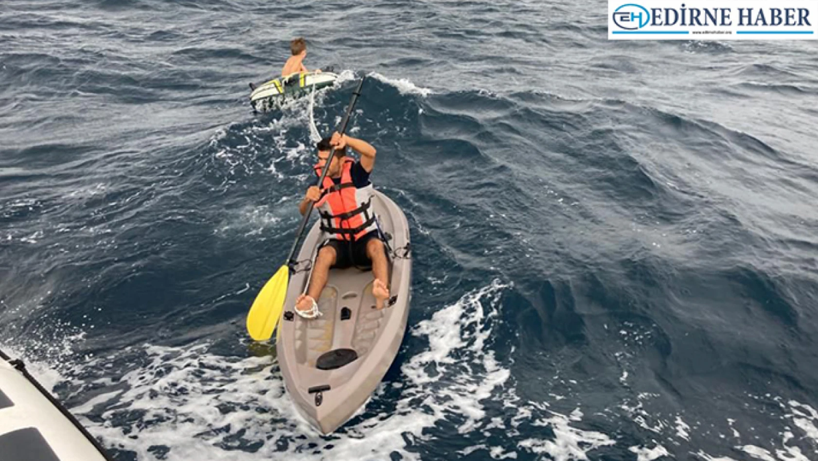 Enez'de denizde sürüklenen 3 kişi kurtarıldı