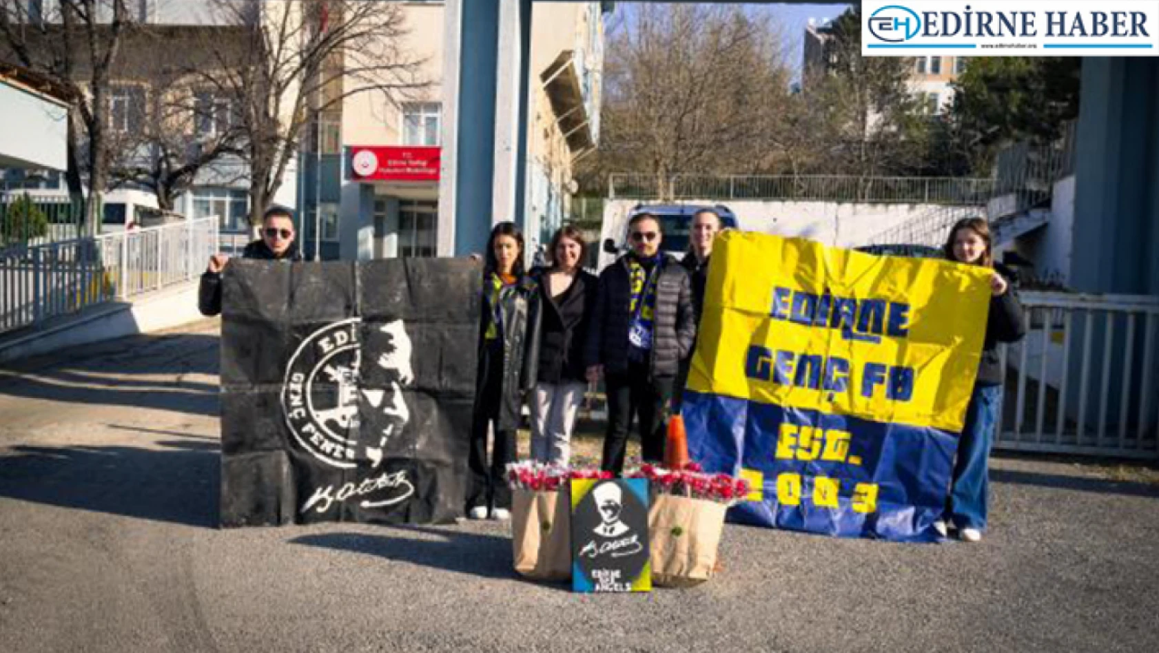 Genç Fenerbahçeliler, yaşlıları unutmadı
