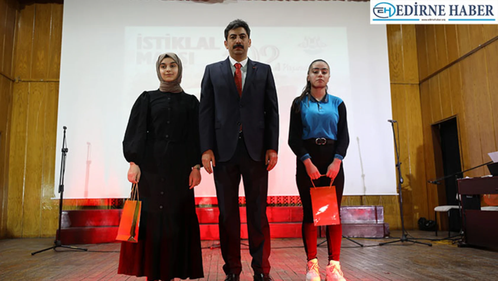 İstiklal Marşı'nın Kabulü ve Mehmet Akif Ersoy'u Anma Günü dolayısıyla tören düzenlendi