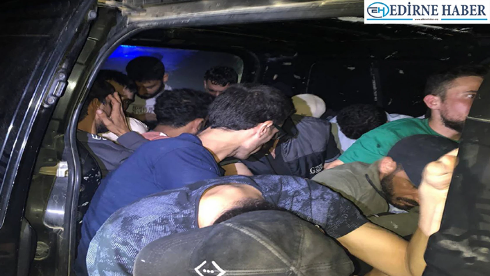 Jandarma ekipleri Suriye uyruklu 22 düzensiz göçmen ve bir organizatörü yakaladı