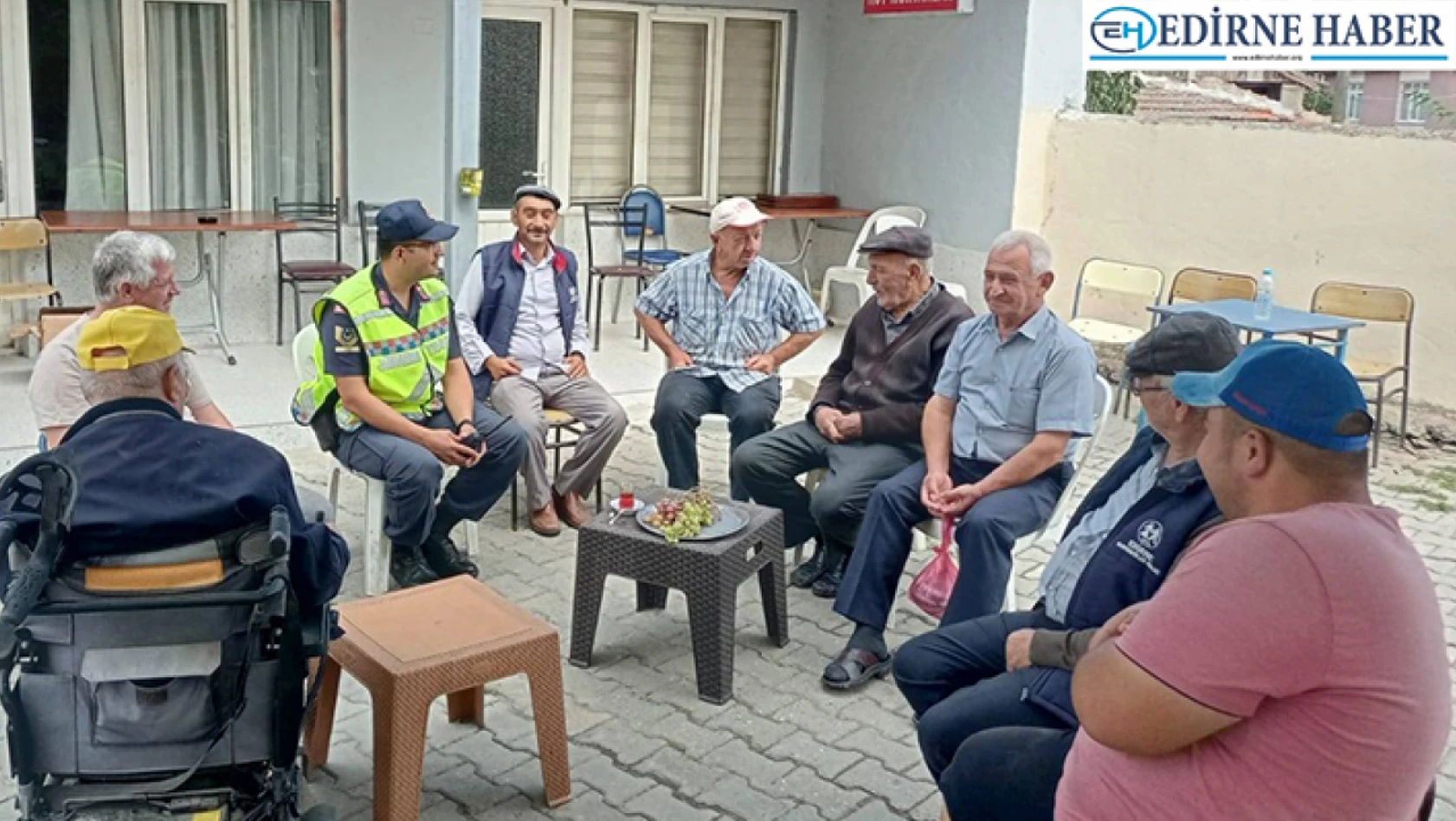 Jandarma ekipleri vatandaşları bilgilendirdi