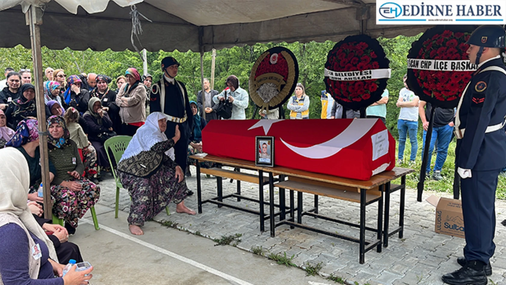 Kalp krizi sonucu hayatını kaybeden askerin cenazesi Çanakkale'de toprağa verildi