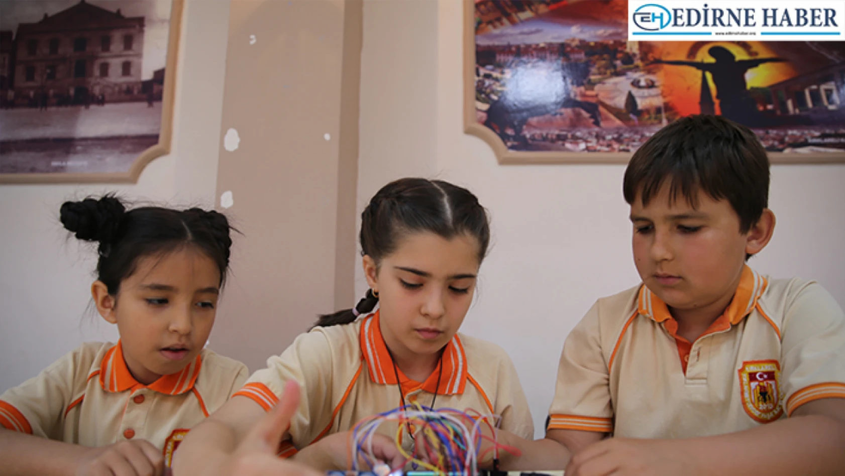 Kırklareli'nde köyde yaşayan çocuklara robotik kodlama eğitimi verildi