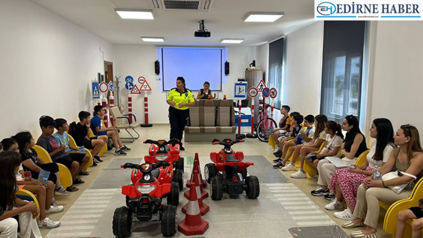 Minik öğrencilere trafik eğitimi