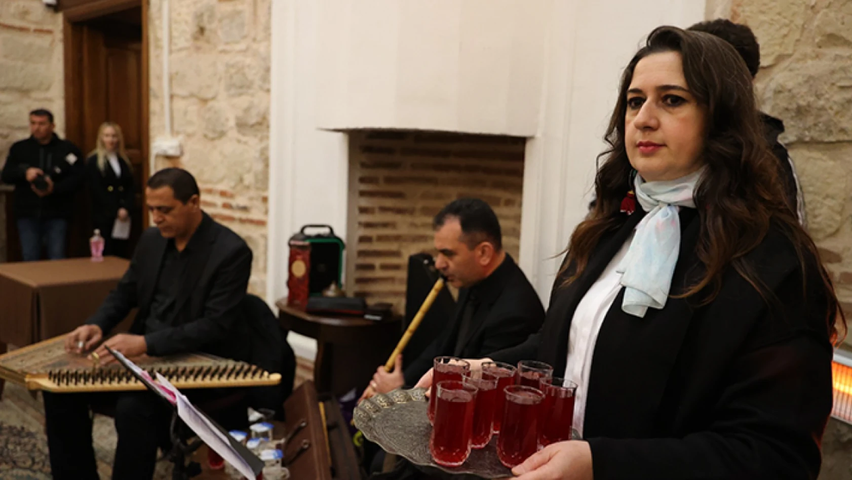 Osmanlı geleneklerinden 'Helva sohbetleri' yaşatılıyor