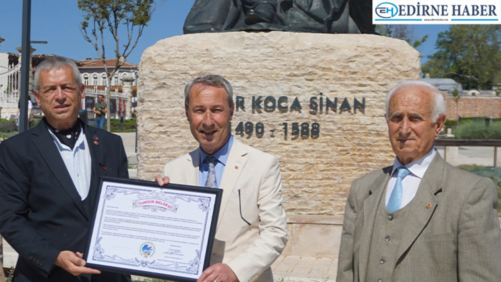 Turizm elçisi Dinar'a takdirname belgesi verildi