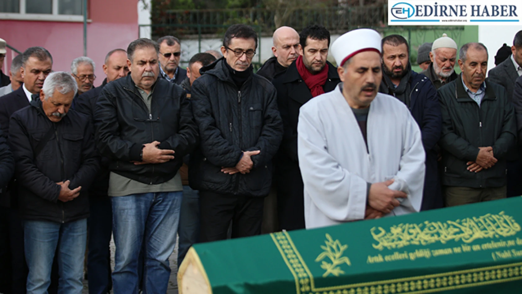 Yönetmen Nuri Bilge Ceylan'ın annesinin cenazesi Çanakkale'de defnedildi