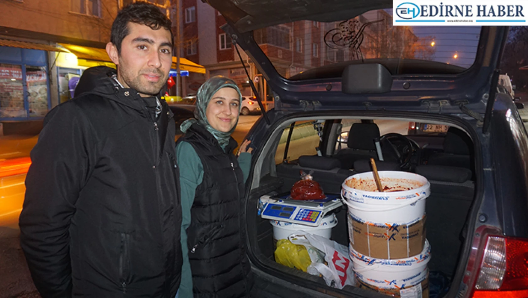 Depremin yaralarını Edirne'de saran genç kadın, topladığı siparişleri evlere teslim ediyor