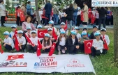 Minik öğrencilerden coşku dolu kutlama