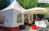 Veliler kan veriyor, çocuklar iyiliği öğreniyor