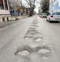 Alt yapı darmaduman: Maarif Caddesi köstebek yuvası