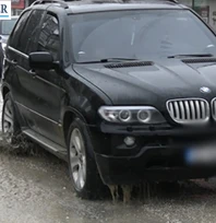 Çarşı merkezindeki çukurlar sürücülerin korkulu rüyası oluyor