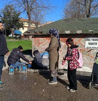 CHP'li belediye seyrediyor, Edirneliler bidonlarla hayat mücadelesi veriyor...