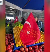 Cumhuriyet Bayramı coşkusu Çarşamba Pazarı'nı renklendirdi