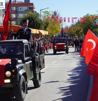 Cumhuriyet'in 102'inci yılında cadde ve sokaklar doldu taştı