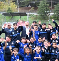 Edirne Valisi Sezer, sporla buluşturulan öğrencilerle bir araya geldi