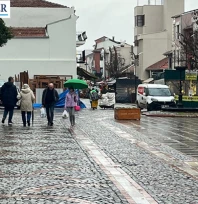 Edirneliler güne yağışla başladı
