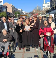 Engelli bireylerin yaşadığı sorunlara dikkat çekmek için bir araya geldiler