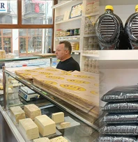 Geleneksel tatları kendi üretimleriyle halka sunuyorlar