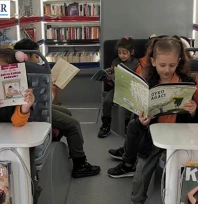 Gezici kütüphane öğrencileri kitapla buluşturuyor