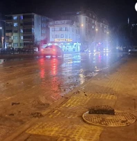 İbrahim Zagra Caddesi göle döndü