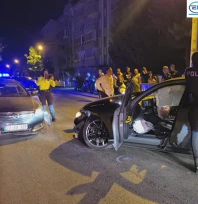 İki otomobilin çarpıştığı kazada 3 kişi yaralandı